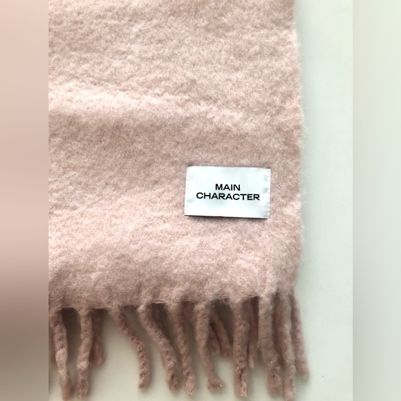 Aritzia Pink Main Character LAILA Fringe Scarf - Picture 4 of 10